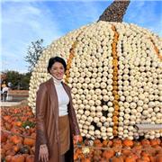 Studentessa universitaria di storia -egomonia pea alla mondializzazione